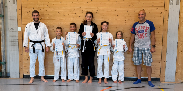🥋 Nachwuchs meistert Ju-Jutsu Gürtelprüfung 🥋