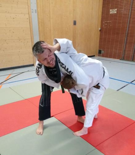 Jiu-Jitsu Abwehr von Schwitzkasten